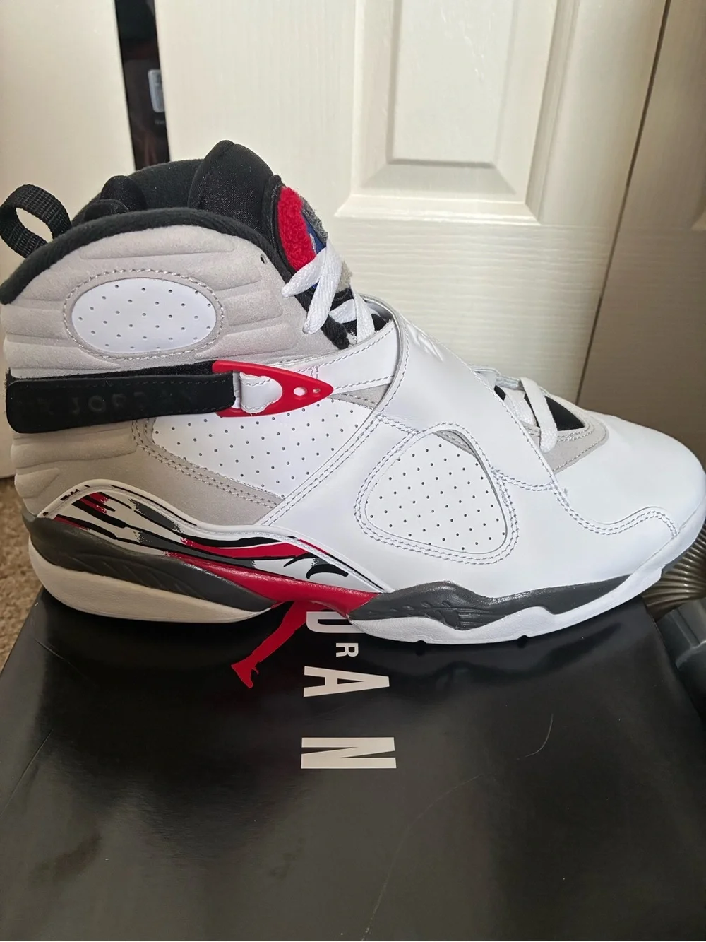 Air Jordan 8 Retro “Bugs Bunny” – Size 10 – BRAND NEW